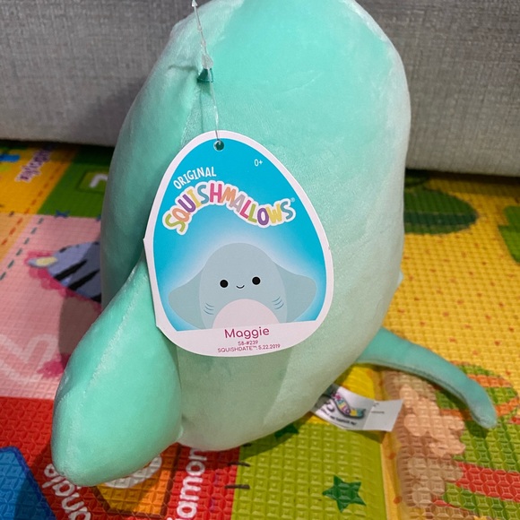 Squishmallow maggie the stingray 8" - Picture 3 of 4